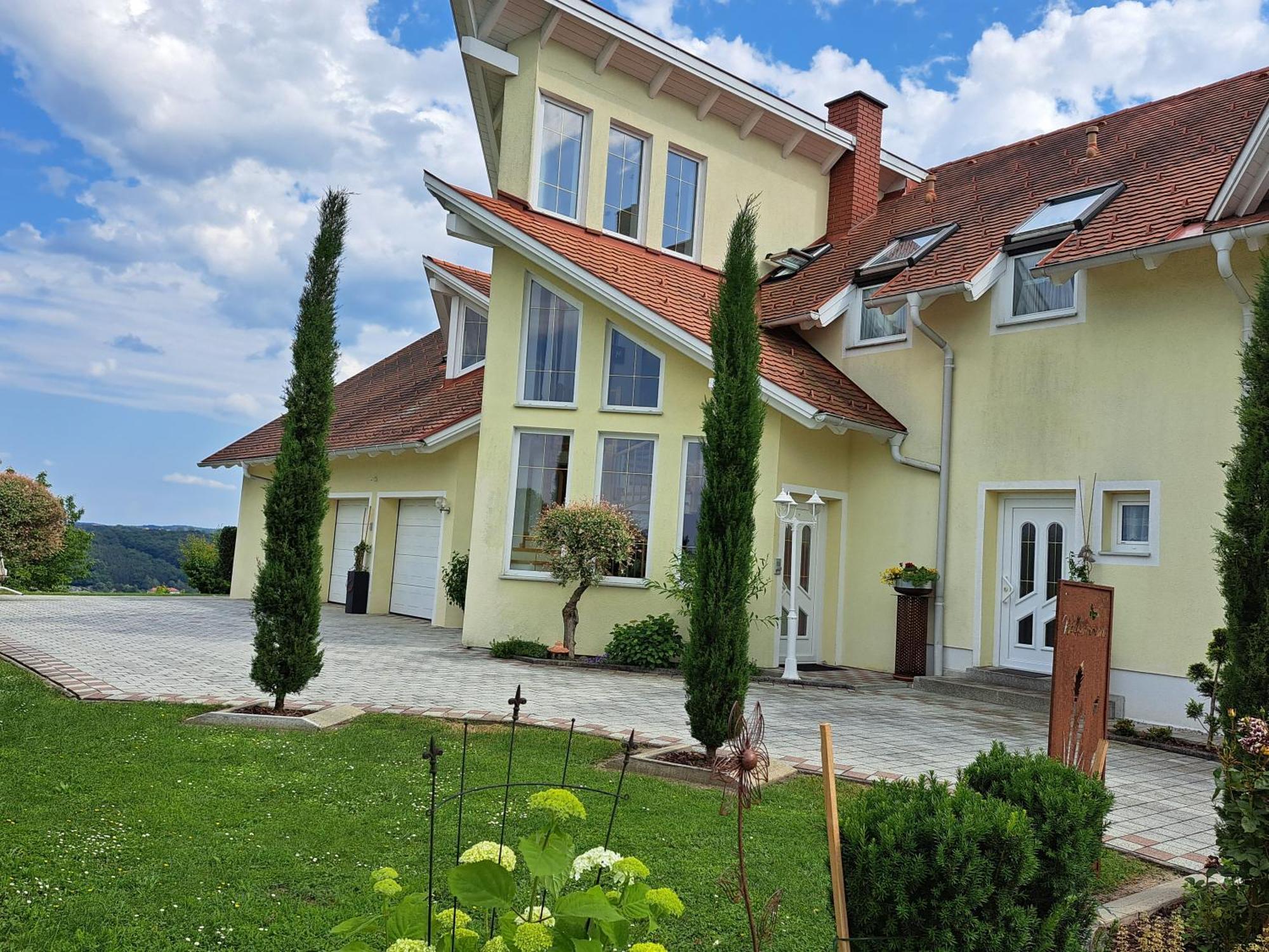 Appartement Schober Kukmirn Екстер'єр фото
