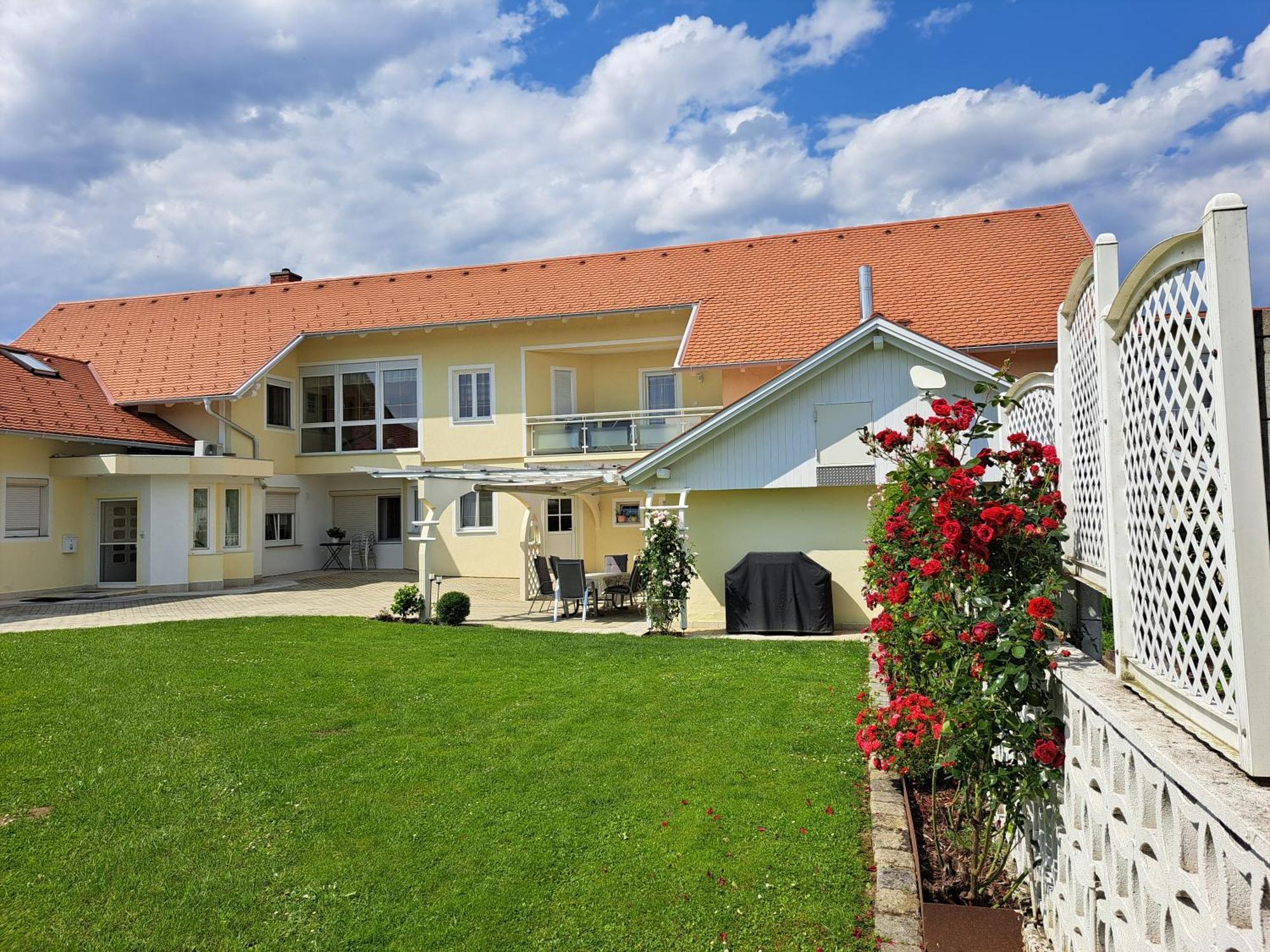 Appartement Schober Kukmirn Екстер'єр фото