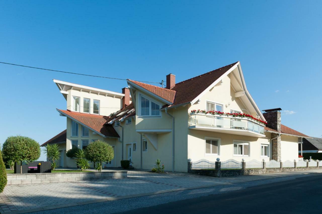 Appartement Schober Kukmirn Екстер'єр фото